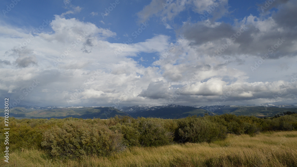 Fototapeta premium Idyllic Idaho: Farmland Panorama