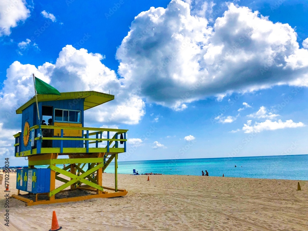 Fototapeta premium beach lifeguard tower