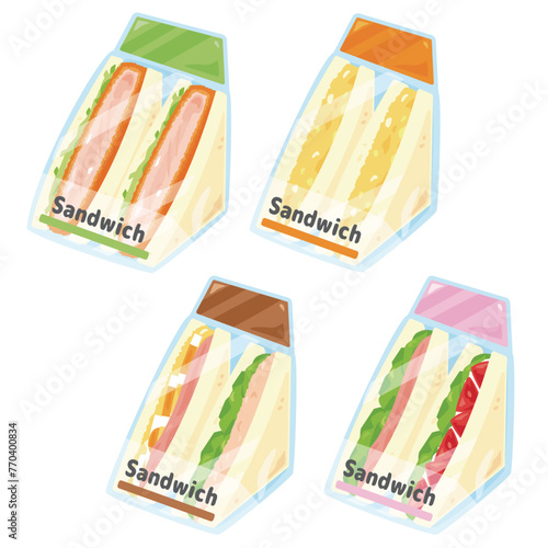 三角パッケージに入ったサンドイッチセット