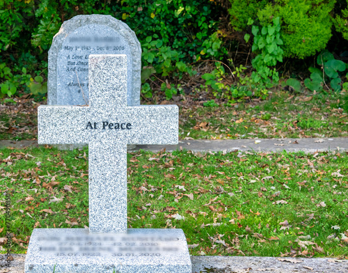 In Frieden, Text auf einem Grabkreuz Friedhof in St. Ives 