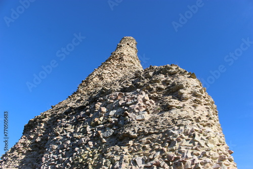 Sommet de la pyramide de Couhard (ouest) à Autun photo