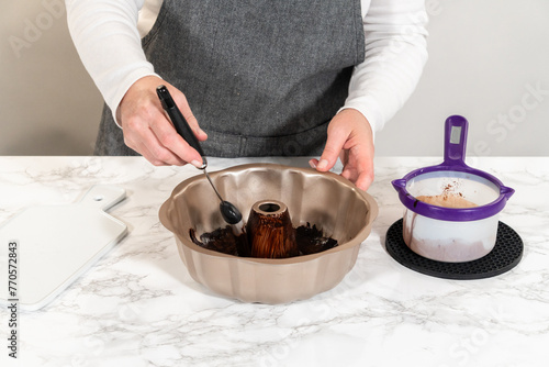 Bundt Pan Prep-Cocoa Shortening for Perfect Baking