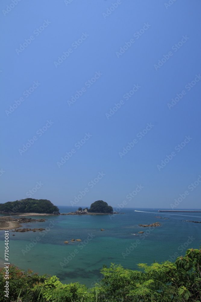 高知県宿毛市　晴天の咸陽島の風景