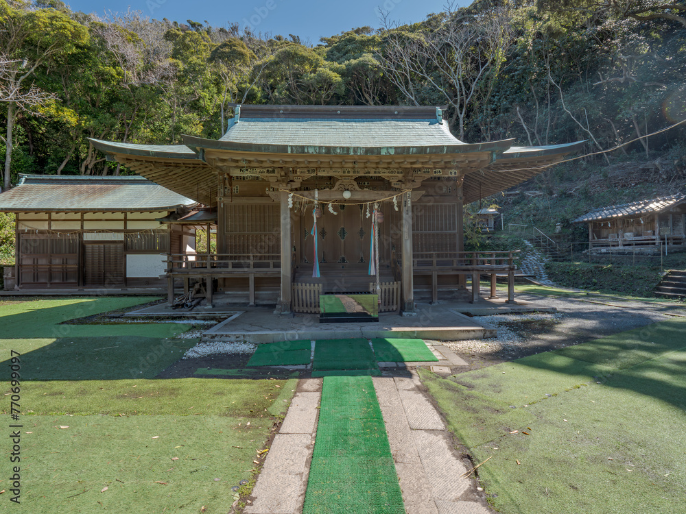 Obraz premium 洲崎神社の境内と拝殿 千葉県館山市