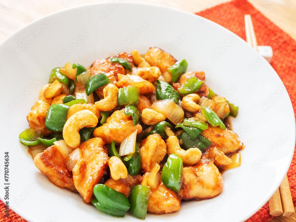 鶏肉とカシューナッツ炒め