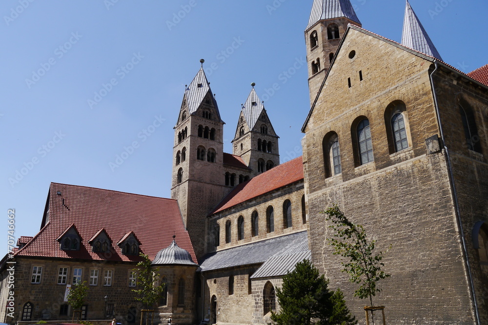 Obraz premium Romanische Liebfrauenkirche in Halberstadt