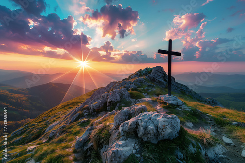 croix, calvaire de chemin en haut d'un chemin de randonnée à la montagne au moment du coucher de soleil. Espace négatif copy space. Religion chrétienne dans la nature photo