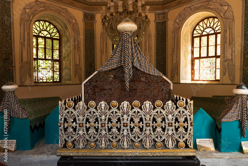 Tableau sur toile Bursa, Turkey  Founder of Ottoman Empire, Osman Gazi's Grave (Turbe)