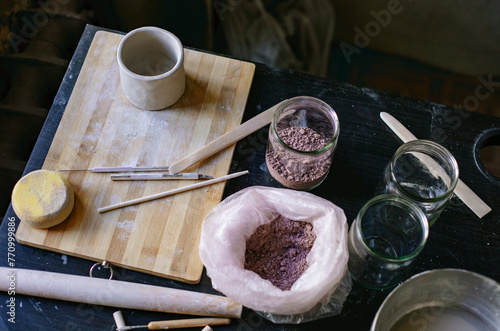 mixing enamel to coat pottery photo