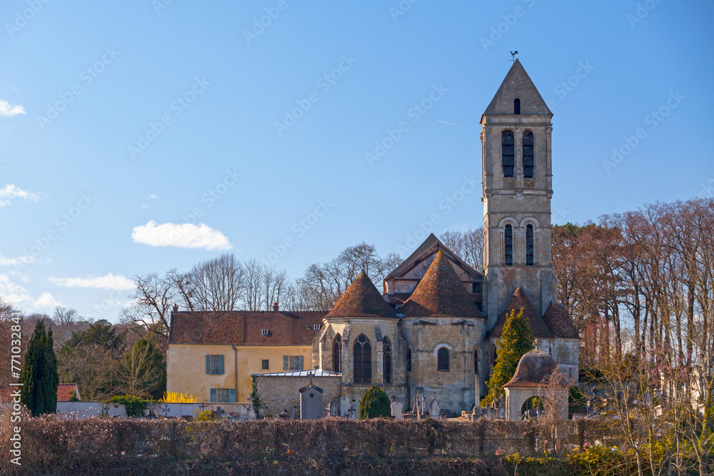 Saint-Côme-Saint-Damien Church in Luzarches Saint-Côme-Saint-Damien Church in Luzarches