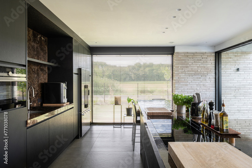 Wallpaper Mural contemporary kitchen Torontodigital.ca