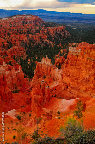 Late summer sunset view of the rock spires and cliffs of Bryce Canyon National Park, Utah, Southwest USA.