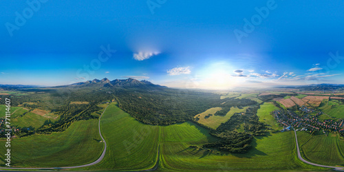 Fototapeta Naklejka Na Ścianę i Meble -  Panoramic view of the Tatra mountains on the Boarder of Poland and Slovakia