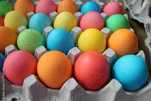 colorful eggs in a carton © Chiara Sakuwa