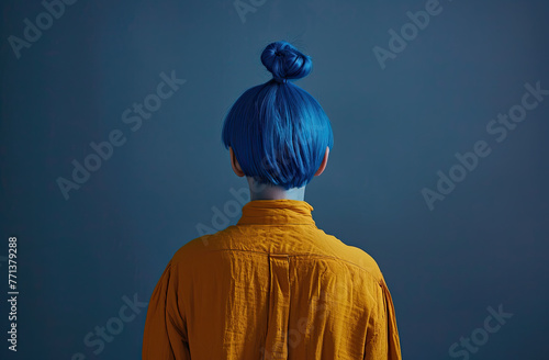 woman with blue head, photo, linkedin avatar