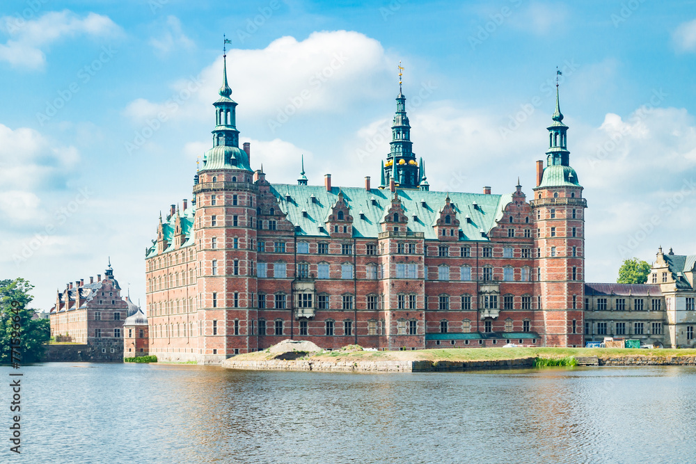Fototapeta premium View of Frederiksborg castle in Hillerod, Denmark