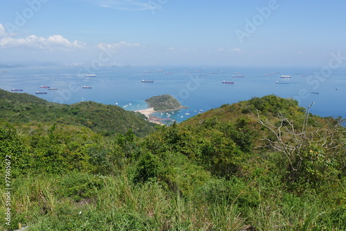 Blick vom Berg Cerro Vigia auf die Insel Isla Taboga in Panama mit Strand Playa Restinga