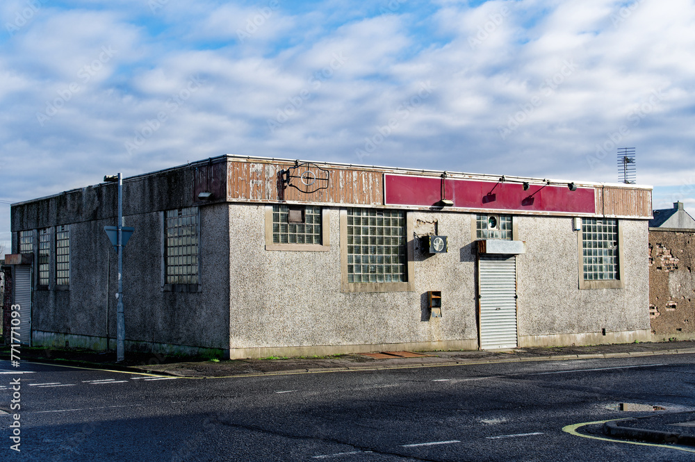 Derelict pub business closed in Glasgow suburbs