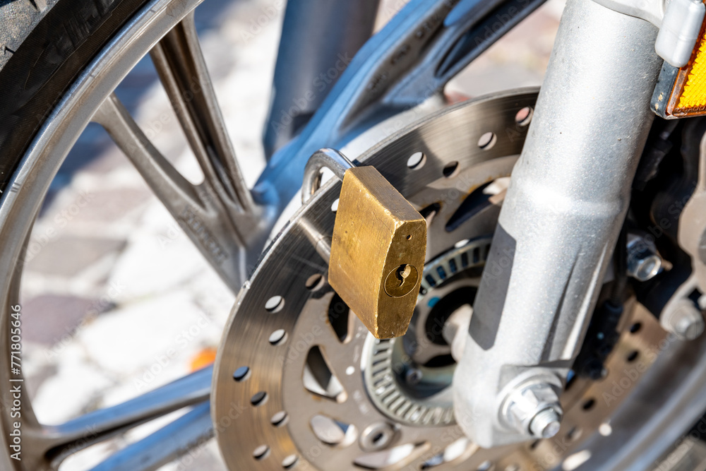 Bike or Motorcycle Disc Brake and Padlock Security in Treviso Bike or Motorcycle Disc Brake and Padlock Security in Treviso