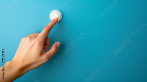 光るボタンを押そうとしている手。バナー背景、コピースペース、壁紙 photo