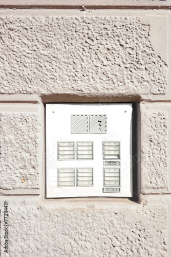 Alte klassische Gegensprechanlage in Flensburg, Deutschland