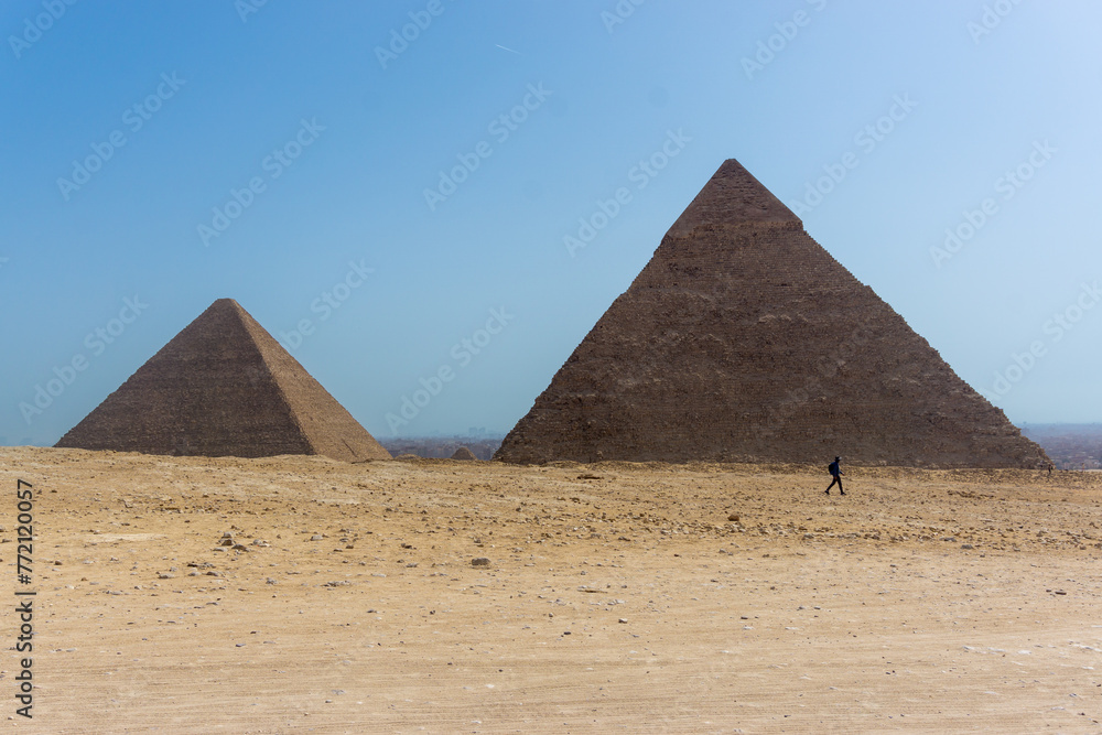 Desert view with Pyramid of Khafre, and the Pyramid of Menkaure, Giza pyramid complex, Cairo, Egypt
