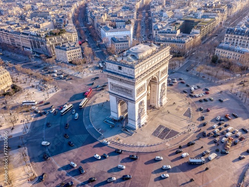 Vászonkép Arc de Triomphe aerial panorama from the side