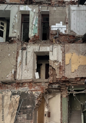 Witness the devastating impact of war in Kharkiv through this collection of photos, depicting ruined buildings and the aftermath of Russian aggression.  © Valeria