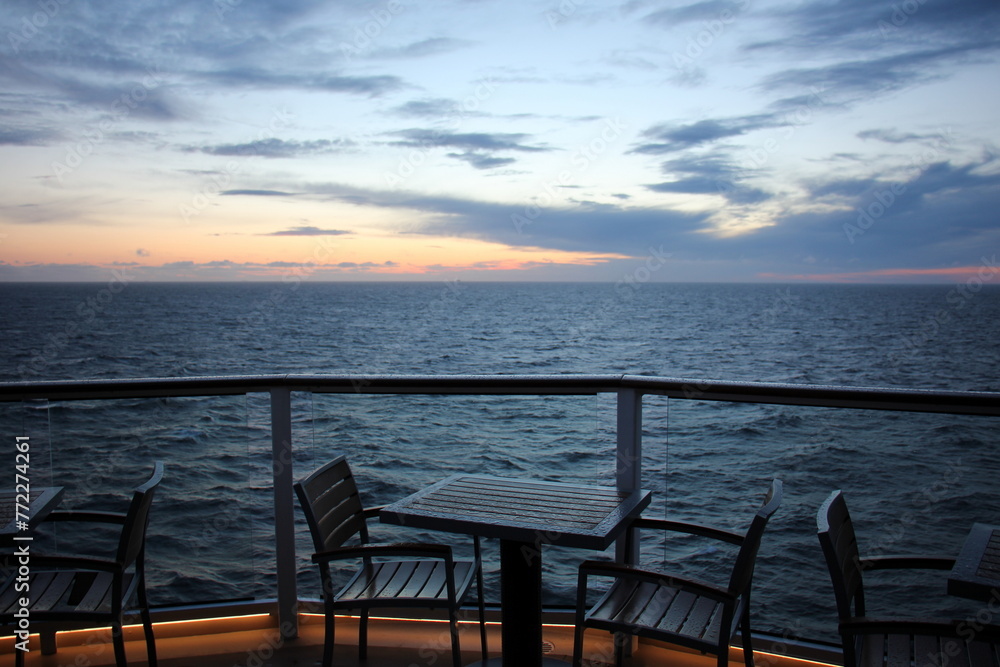 Obraz premium On the upper deck of a large ocean liner.