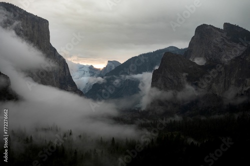 Tunner View viewpoint in Yosemite providing a view of the El Capitan and the Yosemite Valley