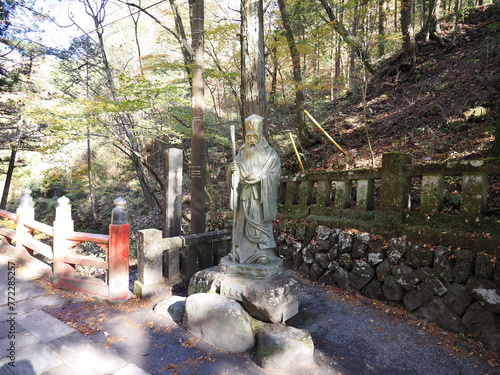 群馬県高崎市にある榛名神社の寿老人像 photo