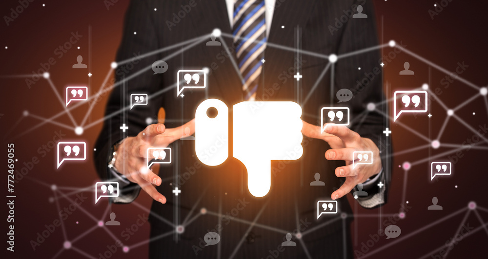 Obraz premium Hand holding social media icons