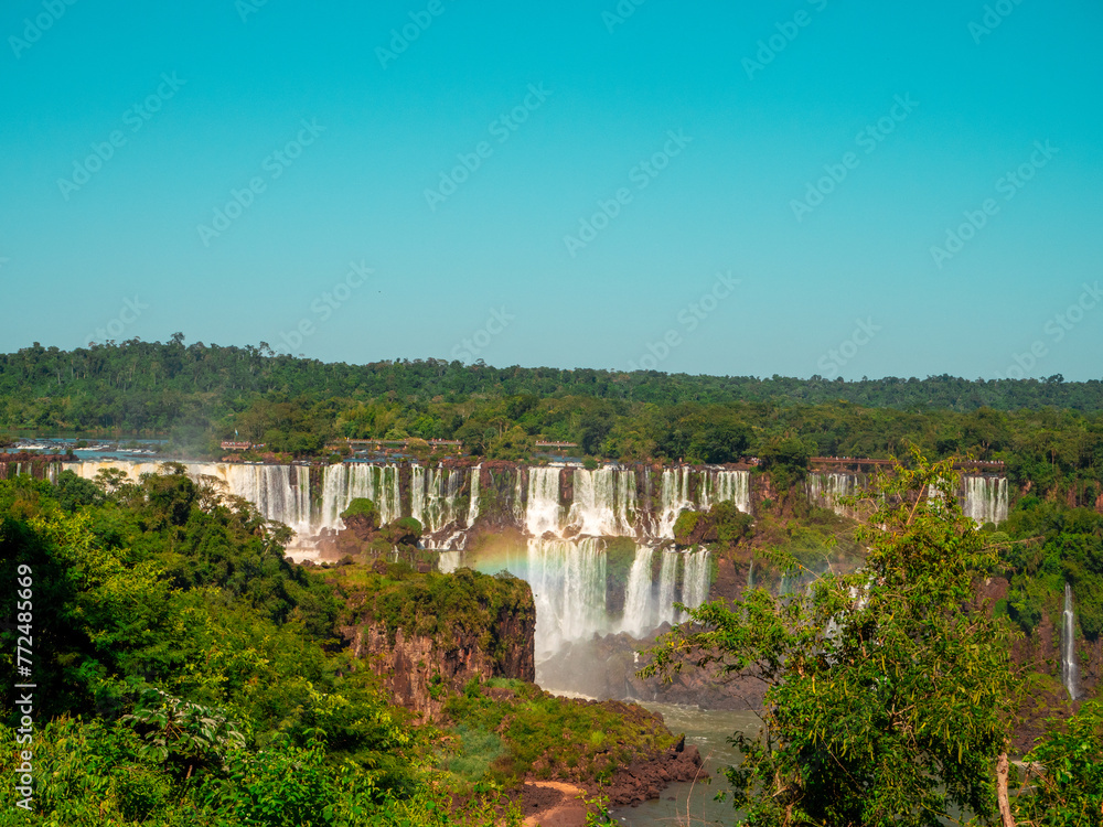 Experimenta la emoción estimulante de presenciar las Cataratas del Iguazú, la obra maestra definitiva de la naturaleza Experimenta la emoción estimulante de presenciar las Cataratas del Iguazú, la obra maestra definitiva de la naturaleza