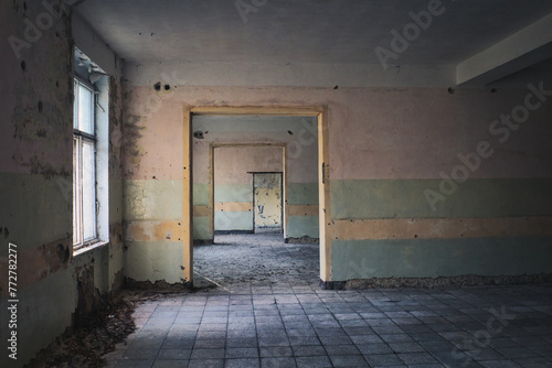 Verlassener Ort - Beatiful Decay - Verlassener Ort - Urbex / Urbexing - Lost Place - Artwork - Creepy