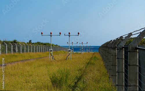 宮古島の35ENDの進入灯群 photo