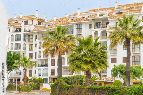 High quality apartments on the Costa del Sol in Puerto de la Duquesa Spain