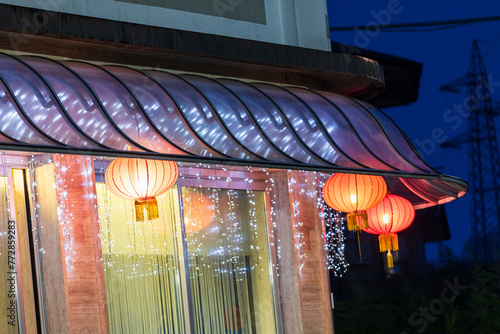 Allestimento orientale di un ristorante tradizionale cinese photo