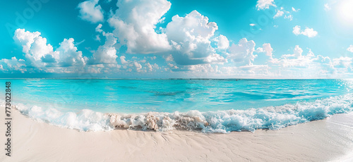 ぼやけた抽象的な背景。ゴールデンな砂浜、ターコイズ色の海、晴れた日の白雲と蒼空、トロピカルな夏のビーチ。夏休みのためのカラフルな風景-生成AI