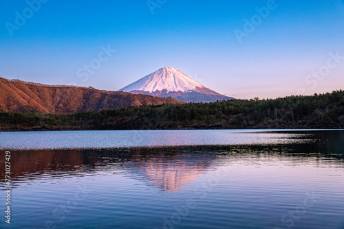 富士五湖の旅 西湖の湖畔キャンプ