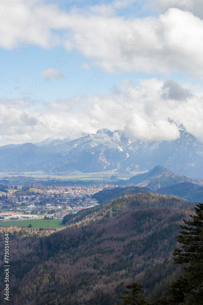 atemberaubendes Panorama vom Vier-Seen-Blick bei Füssen im Allgäu