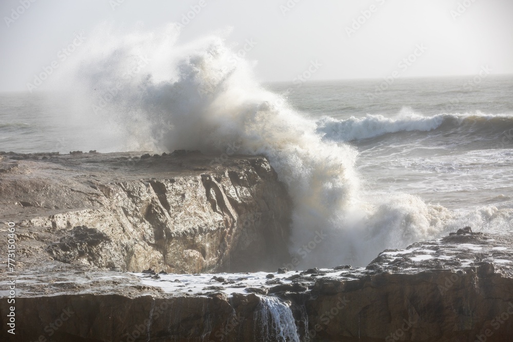 Obraz premium Shot of Santa Cruz flooding in Jan 2023. Pleasure point, Capitola Wharf, and Steamer Lane