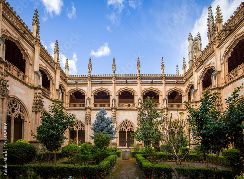 Tableau sur toile Gothic cloister of the monastery of San Juan de los Reyes in Toledo, Castilla la