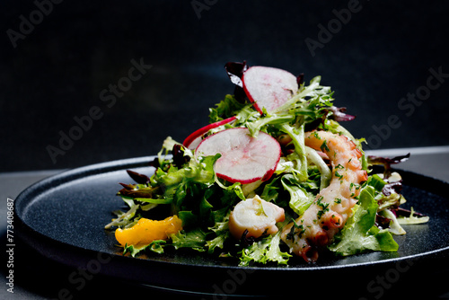 salad with octopus 