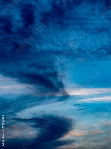 Dunkler Wolkenhimmel © focus finder