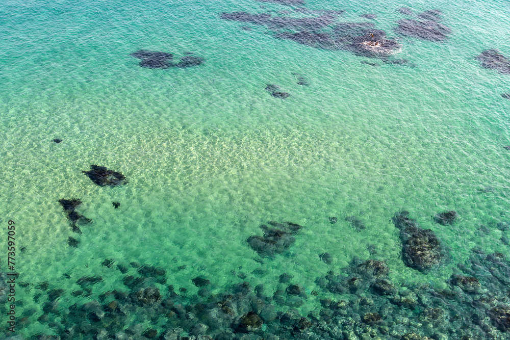 Obraz premium High angle view of the transparent sea