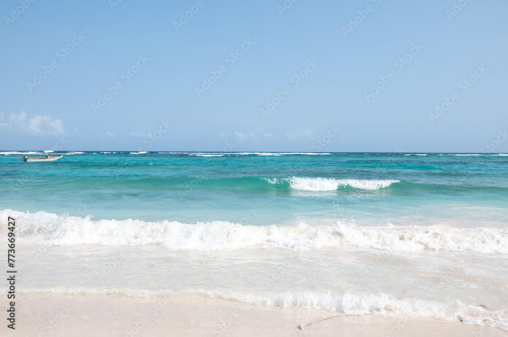 Xpu Ha, estero de dos aguas. Caribe Mexicano Xpu Ha, estero de dos aguas. Caribe Mexicano