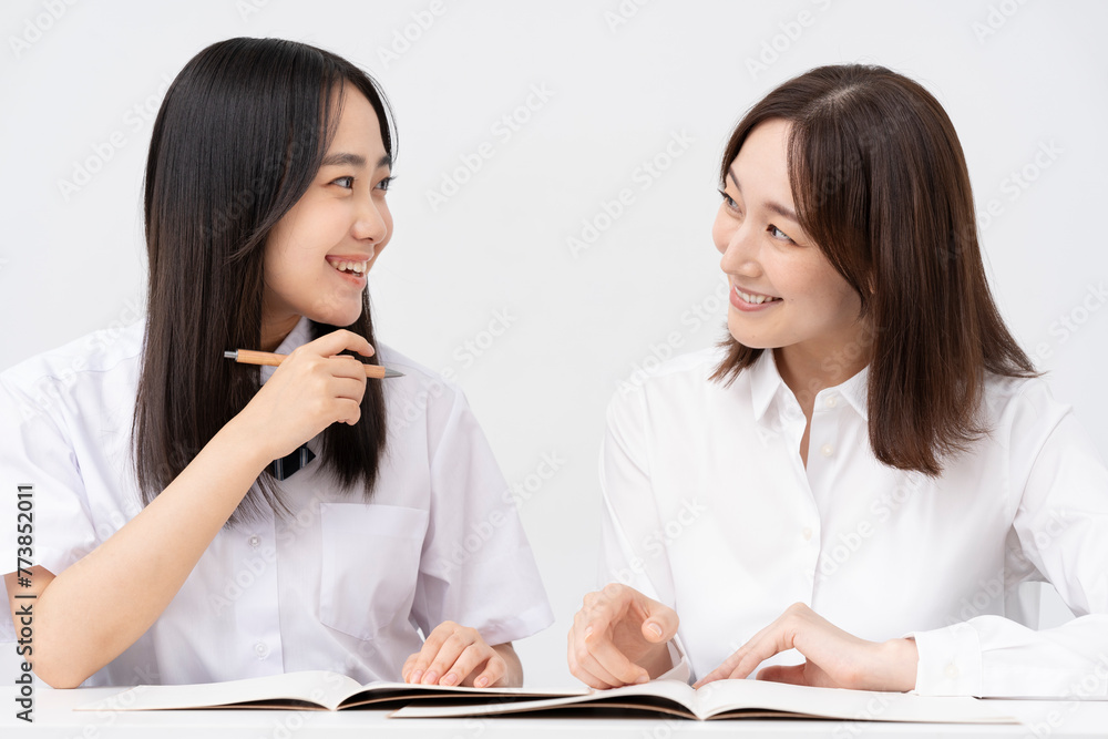 生徒と先生/個別指導/教室
生徒と先生/個別指導/教室
