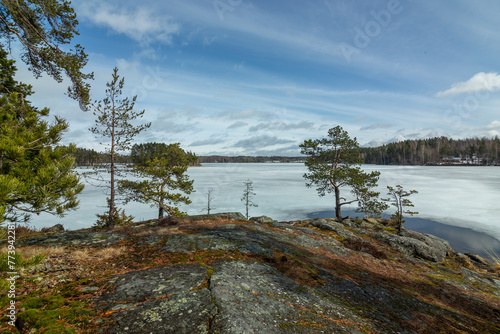 Obraz na płótnie Ice and snow covered lake in early spring. Saimaa Lake in Lappeenranta, Finland w salonie