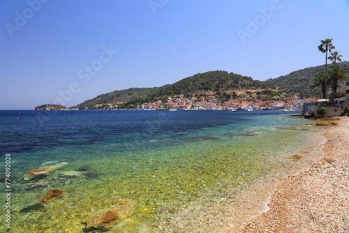Fototapeta Naklejka Na Ścianę i Meble -  Beach in Vis, Croatia