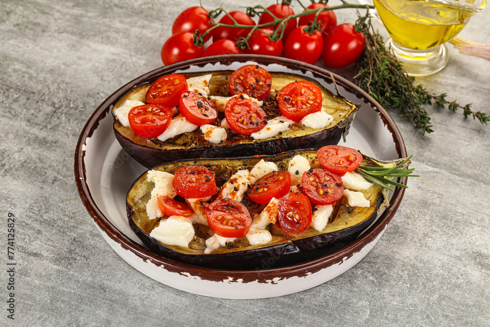 Baked eggplant with cheese and tomato Baked eggplant with cheese and tomato